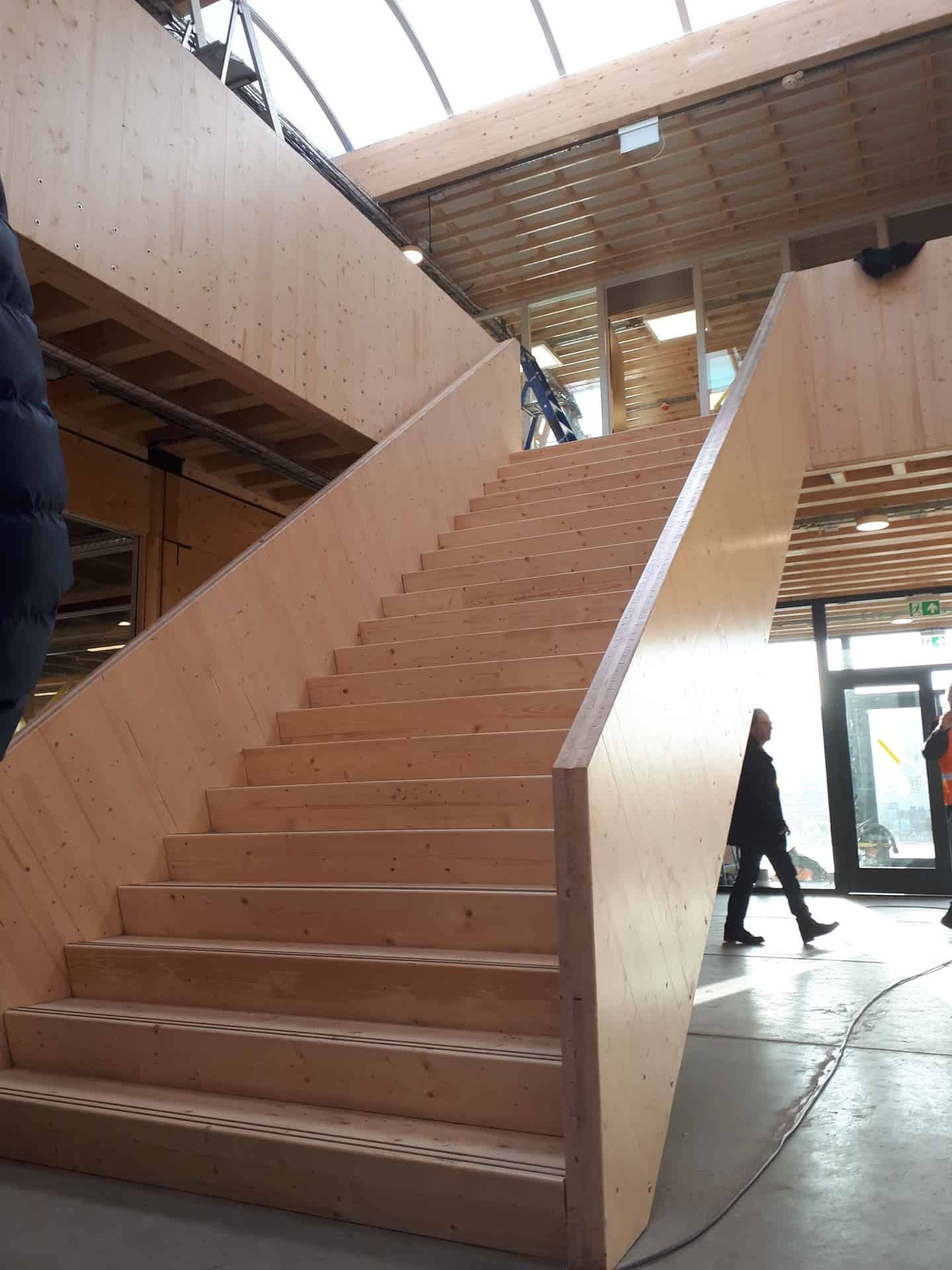 Houten hoge trap