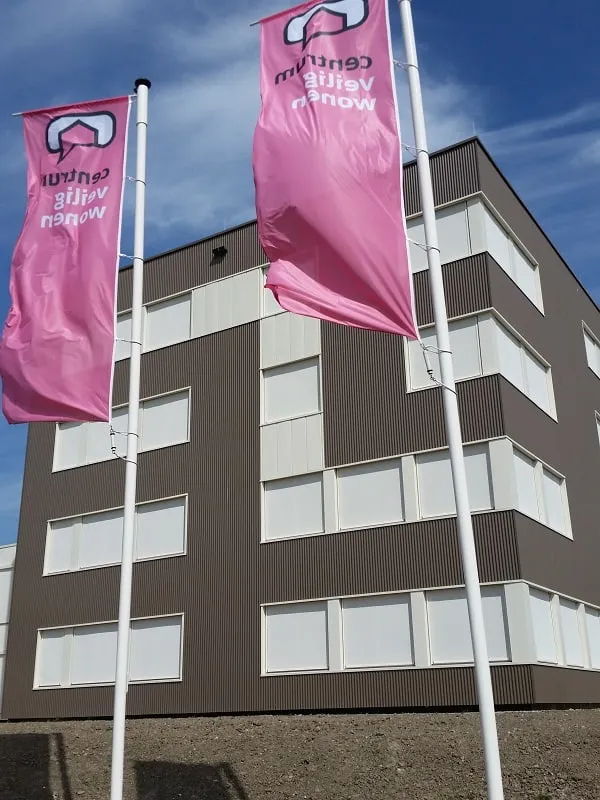 Het semipermanente kantoor in Appingedam van Centrum Veilig Wonen van dichtbij