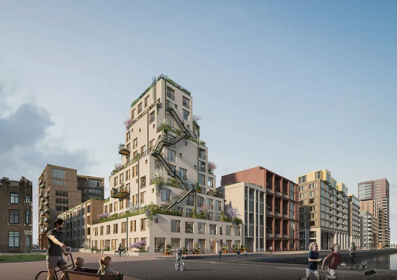 Wit gebouw die steeds smaller wordt van beneden naar boven met ramen, trappen aan de buitenkant, balkons en planten aan een kade met mensen lopend en fietsend
